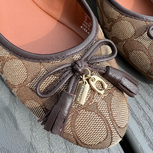 Coach Size 7B Brown Monogram Flats Women’s Shoes *Excellent Condition* - Picture 3 of 6